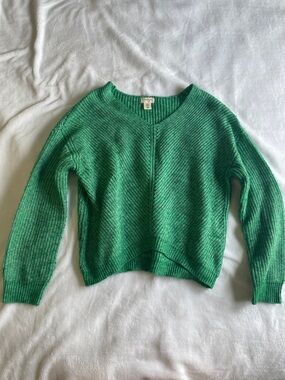NWOT Jessica Simpson Emerald Green V-Neck Knit Sweater